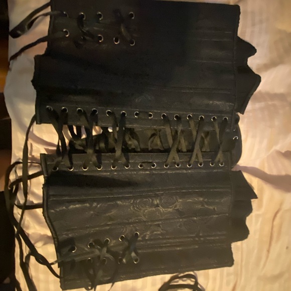 Black overbust corset, size 34, from Timeless Trends - Picture 4 of 7